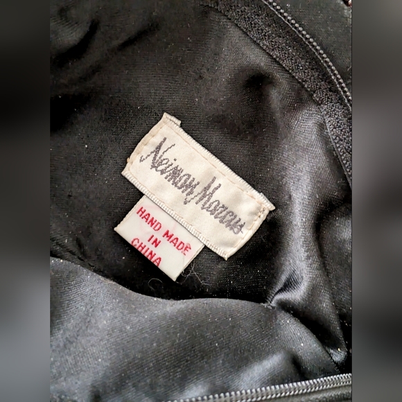 Vintage 80's Neiman Marcus Hand Beaded Shell Shaped Geometric Clutch with Zipper - Picture 5 of 5